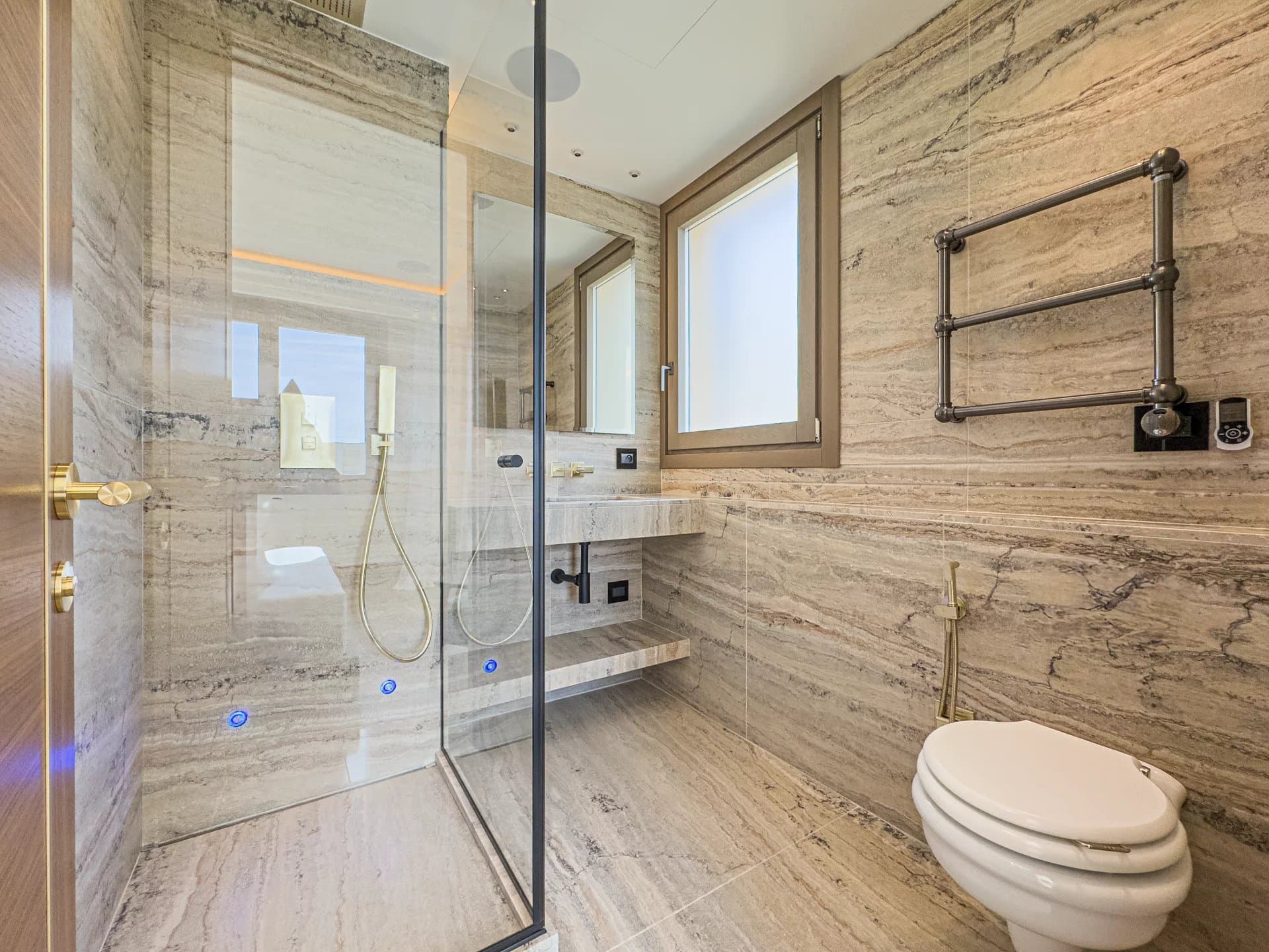 MAGNIFICENT 3 BEDROOM APARTMENT OVERLOOKING LARVOTTO — photo 13