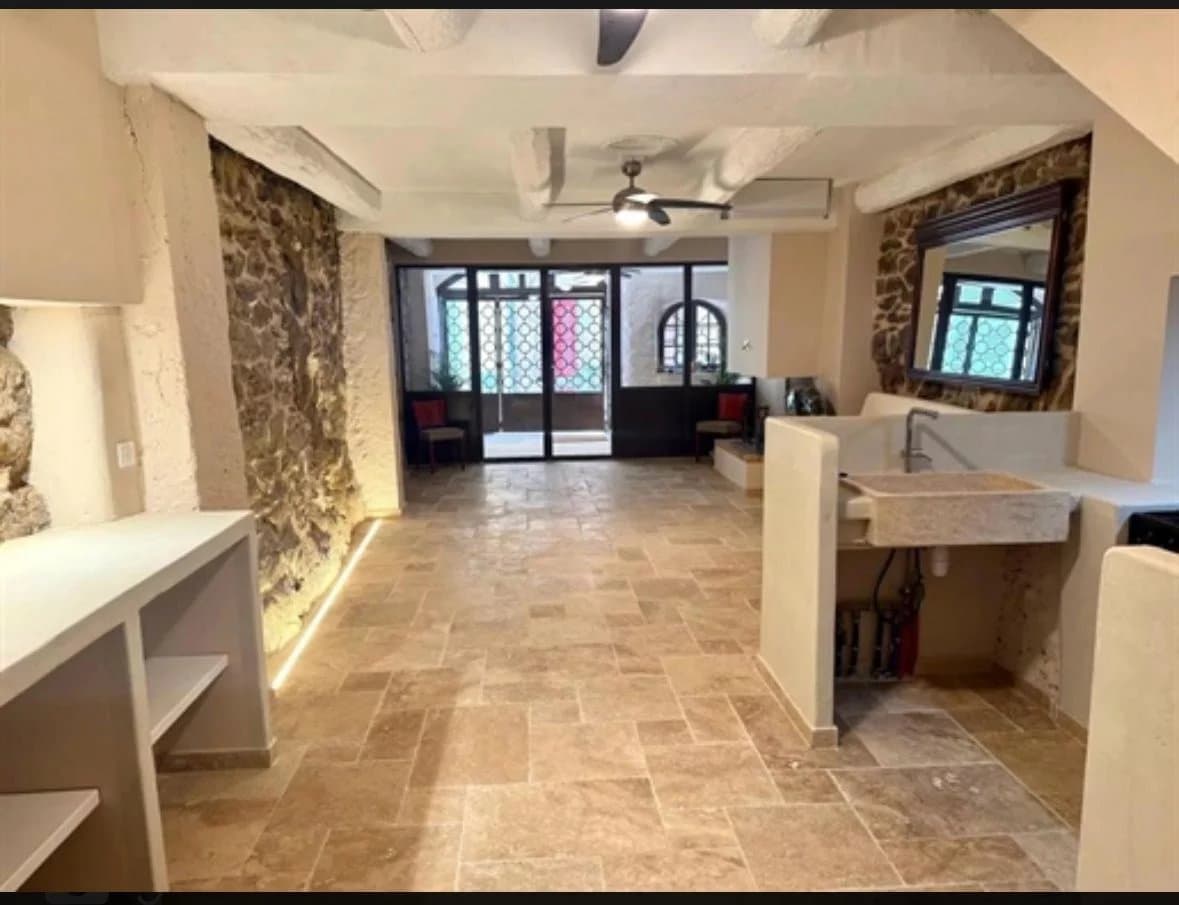 Charme et authenticité au cœur de Grimaud — photo 2
