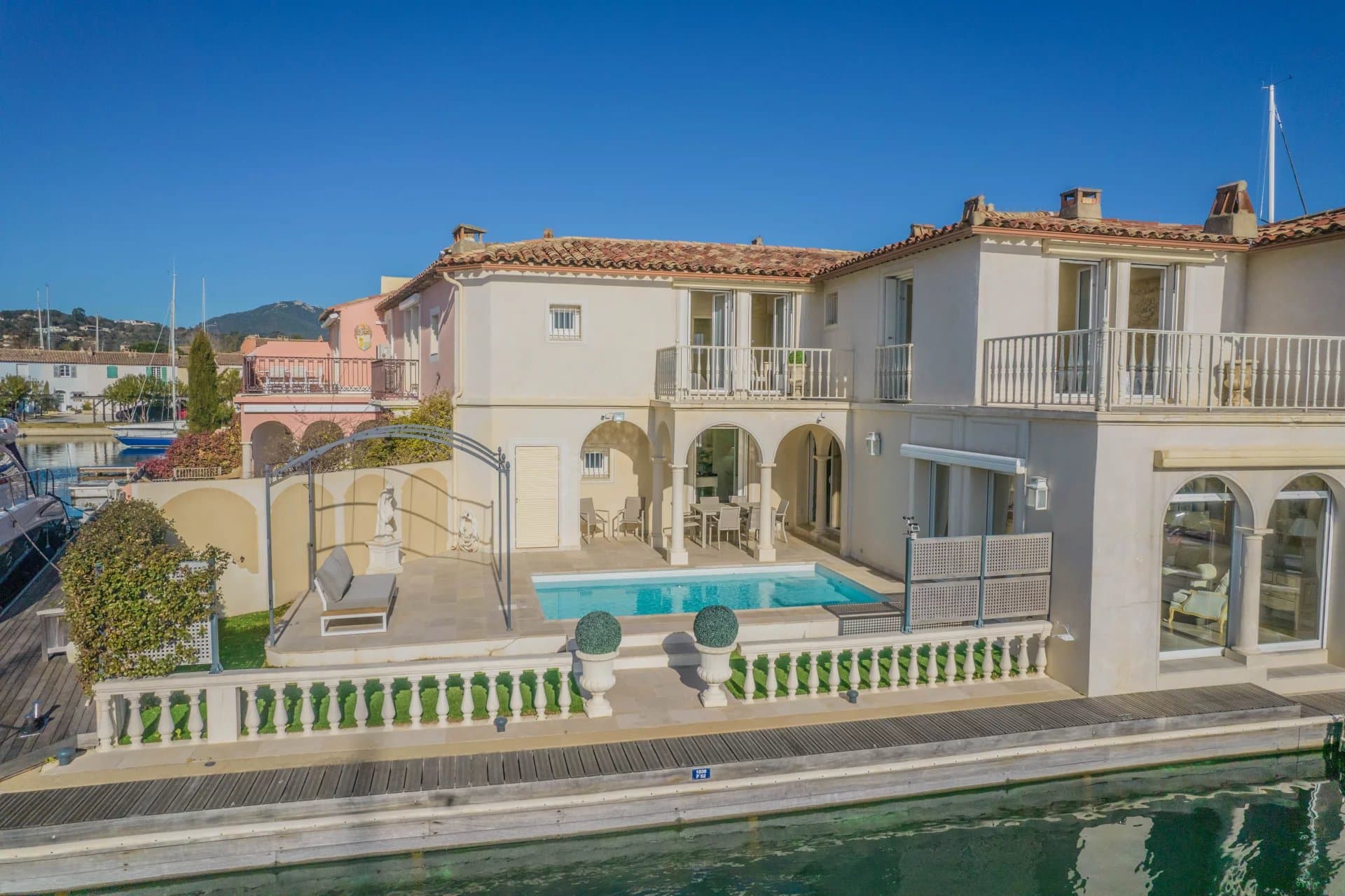 Villa d'exception à Port-Grimaud — photo 2
