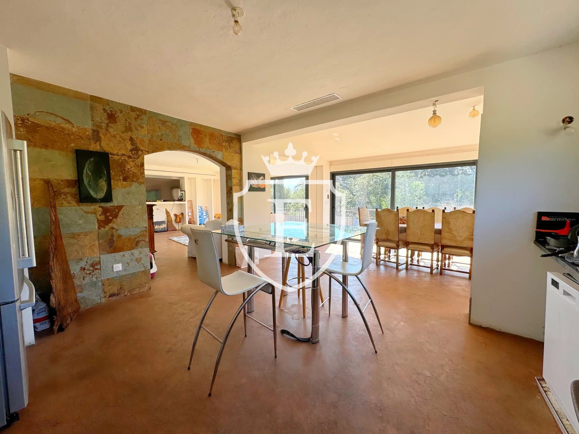 Maison à rénover proche de la plage avec aperçu mer. — photo 5