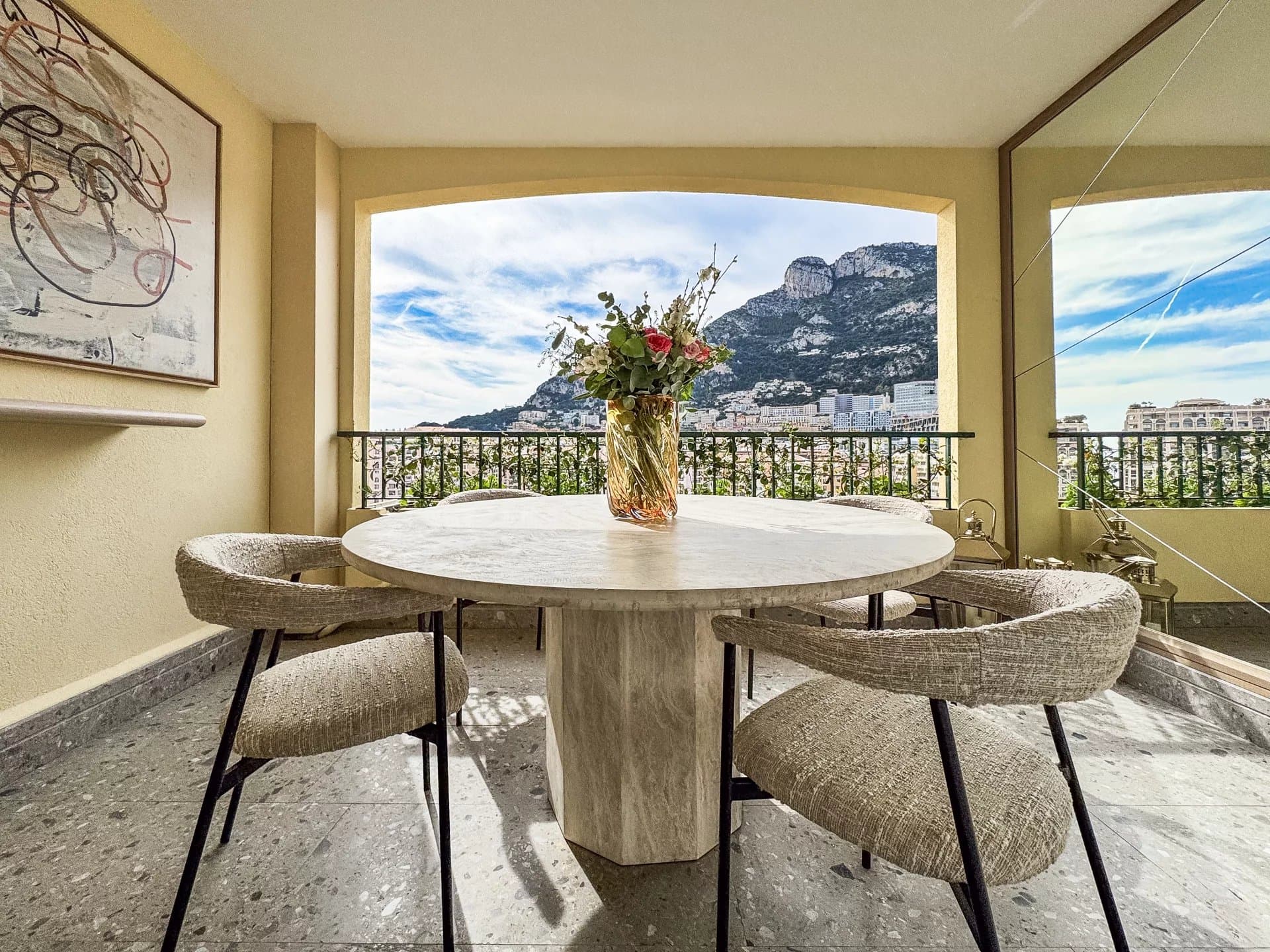 RENOVATED HIGH FLOOR APARTMENT IN FONTVIEILLE — photo 3