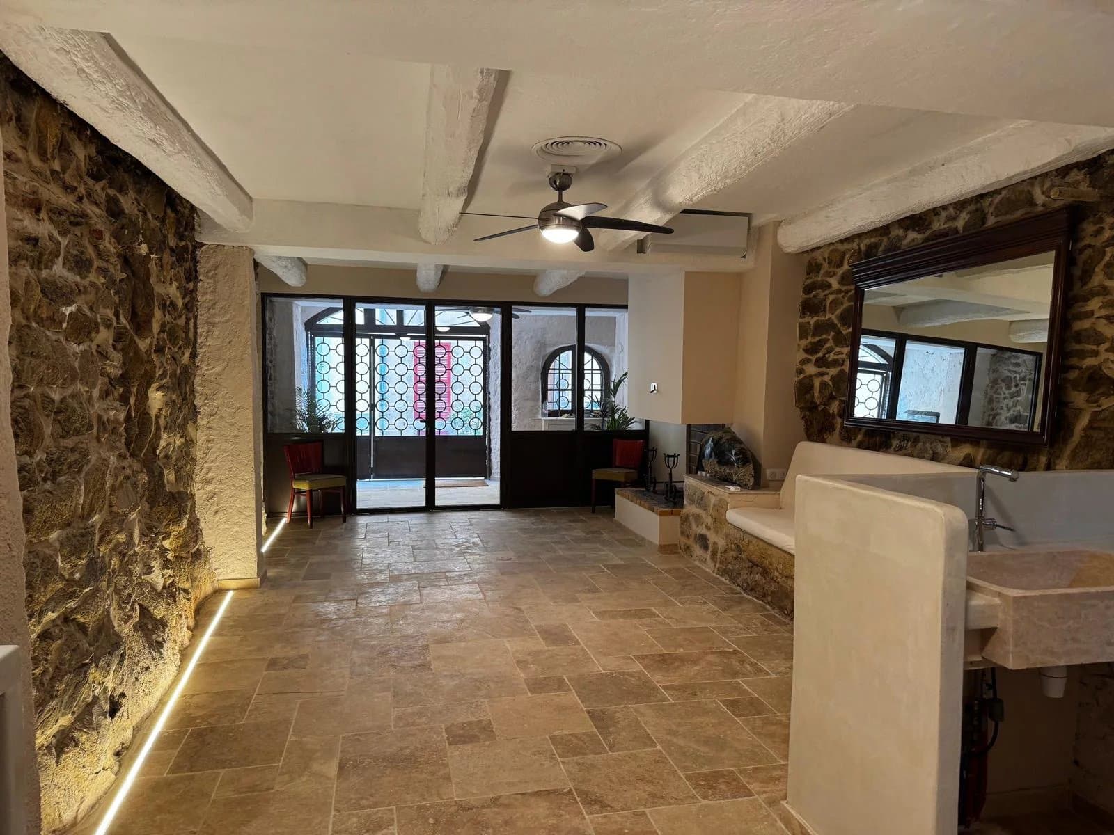 Charme et authenticité au cœur de Grimaud — photo 4