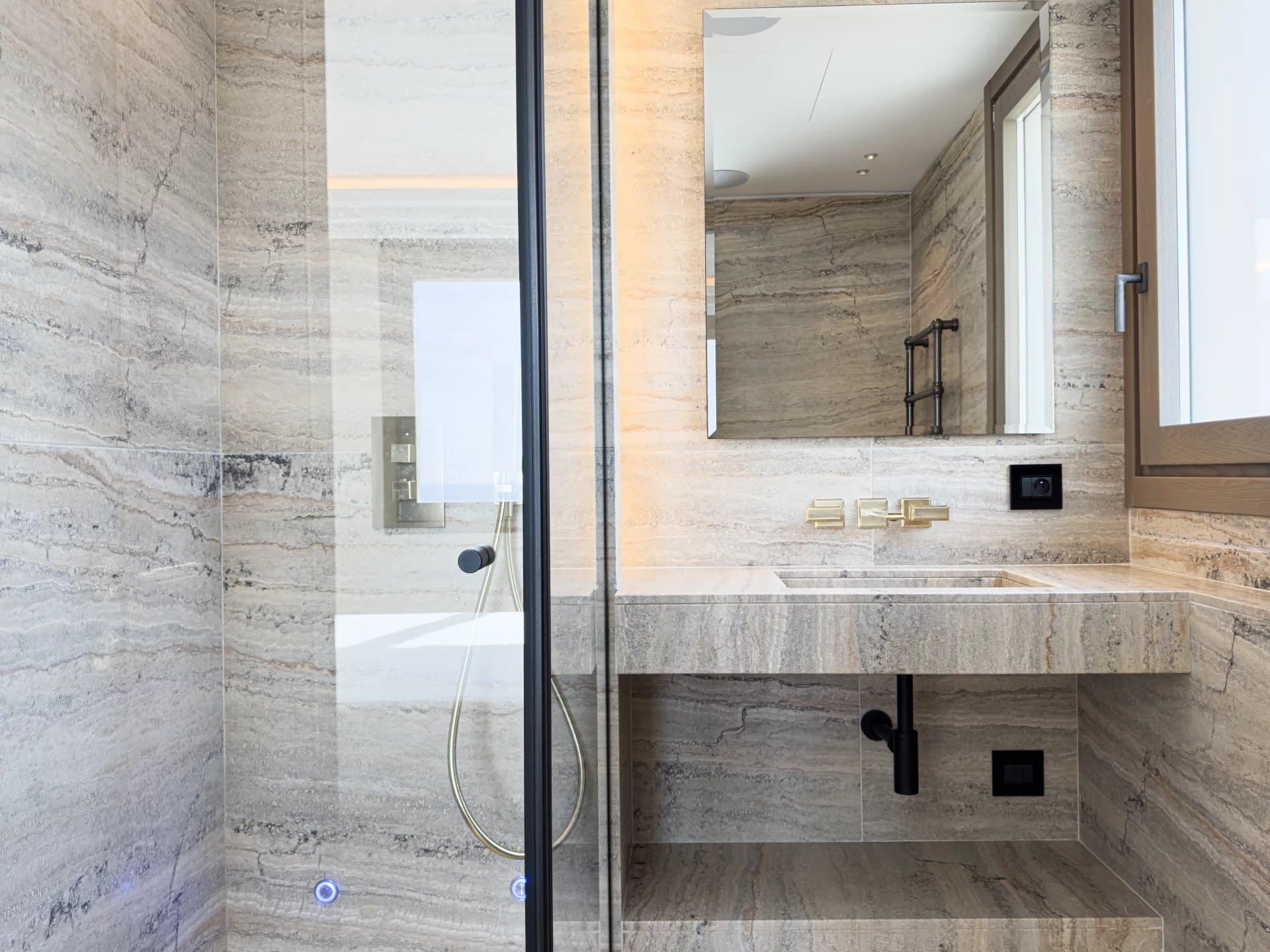 MAGNIFICENT 3 BEDROOM APARTMENT OVERLOOKING LARVOTTO — photo 15