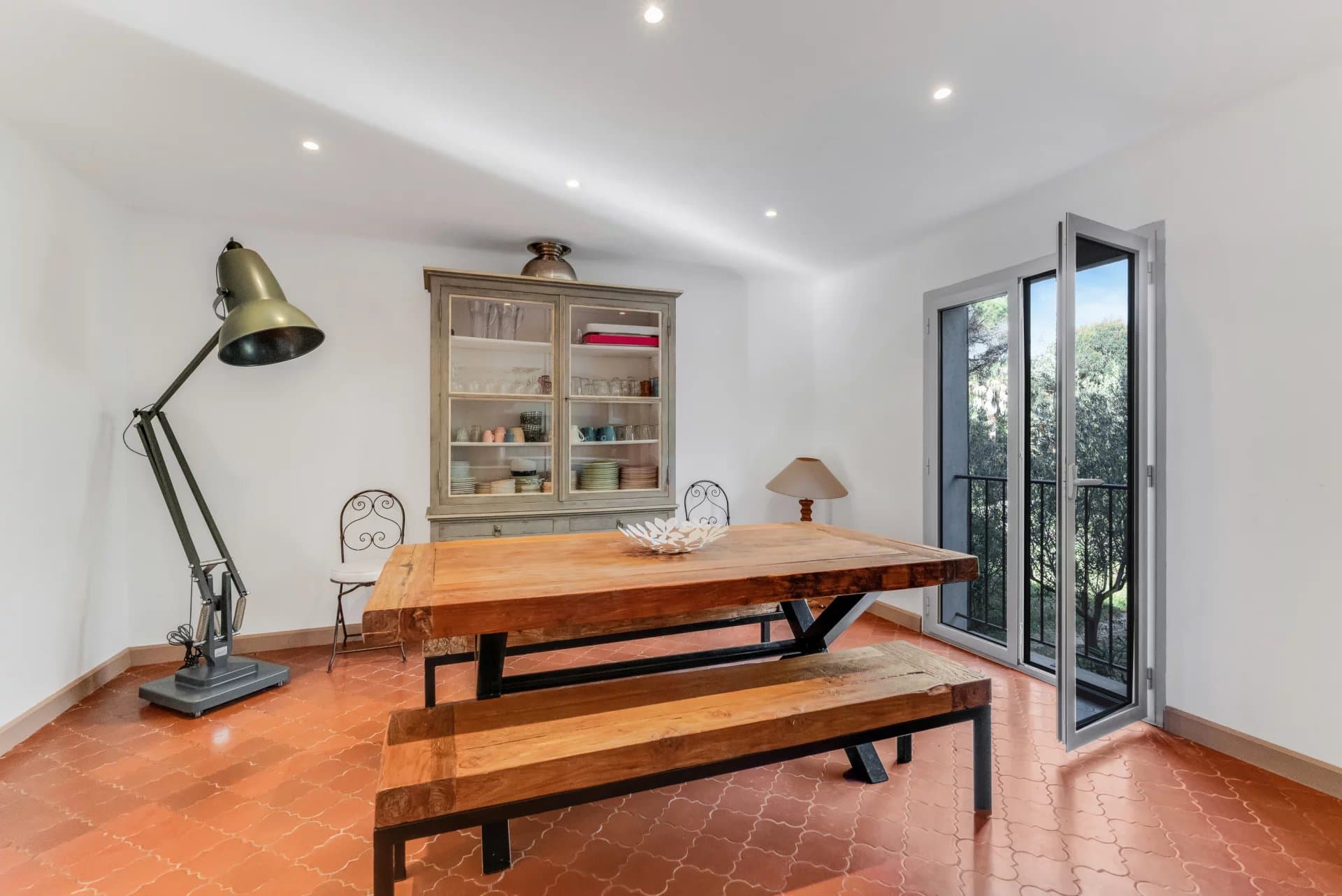 Grimaud – Élégante propriété avec terrain constructible à proximité de la mer — photo 11