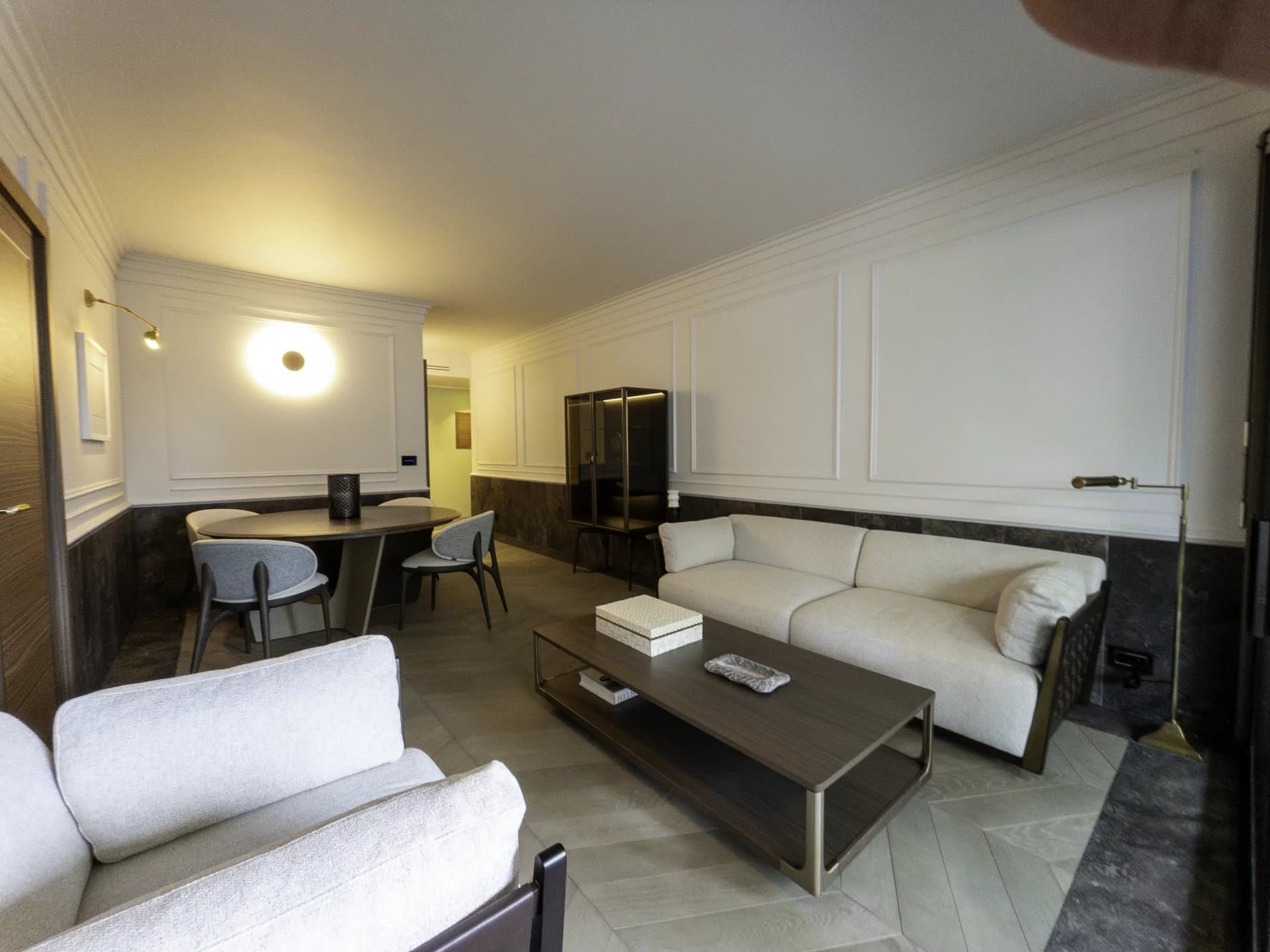 STUNNING NEW HOME IN LE MONTAIGNE — photo 7
