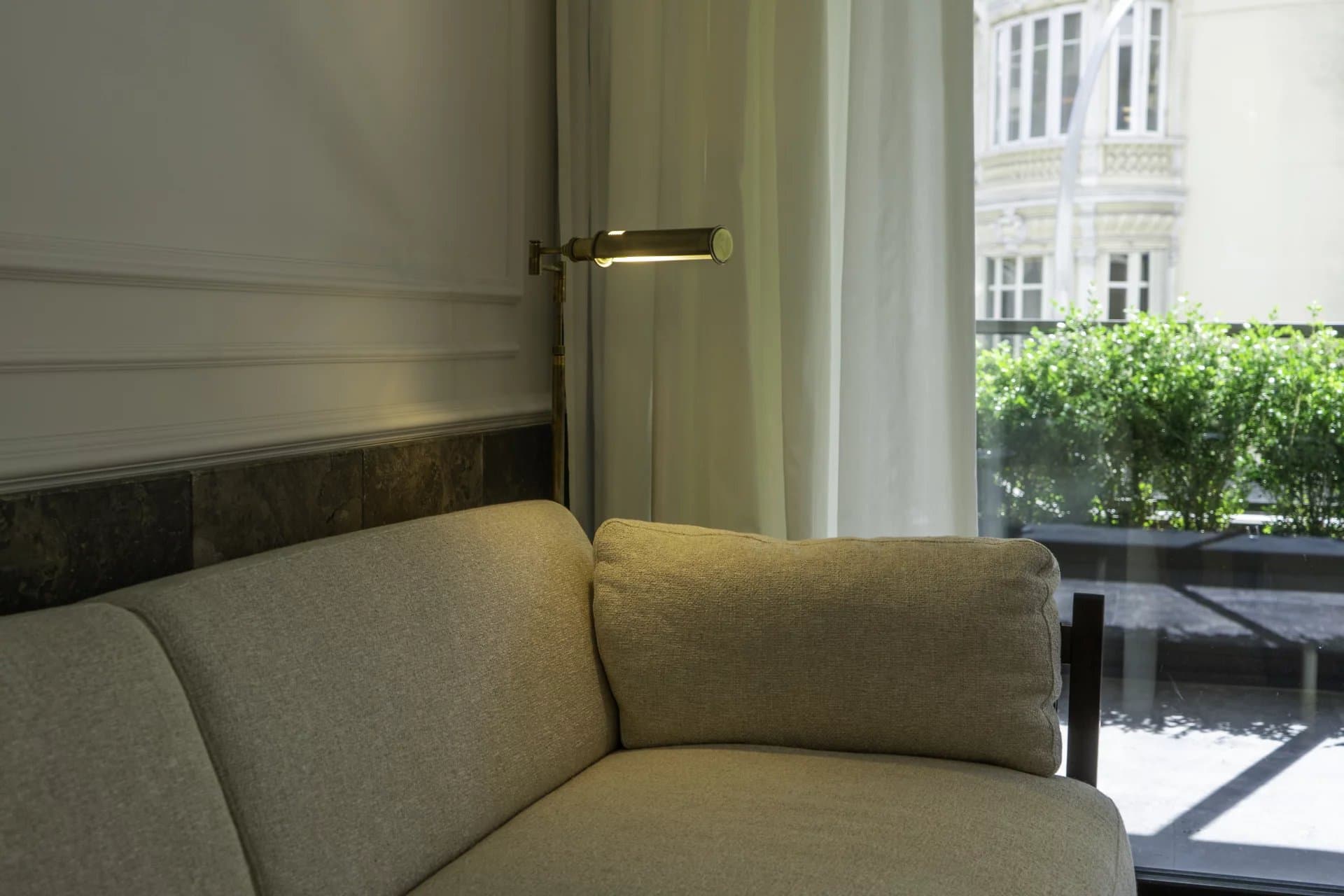 STUNNING NEW HOME IN LE MONTAIGNE — photo 3