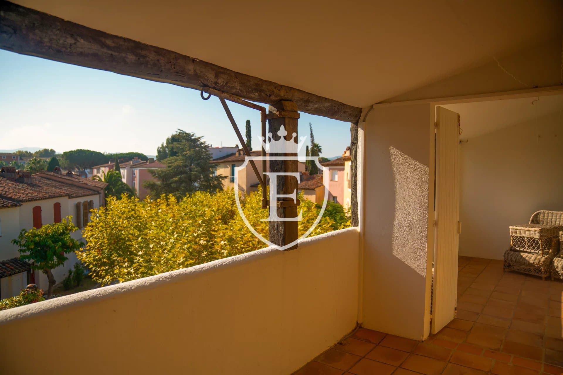 Maison d'exception à Port-Grimaud : Un cadre unique et une expérience exceptionnelle vous attendent. — photo 9