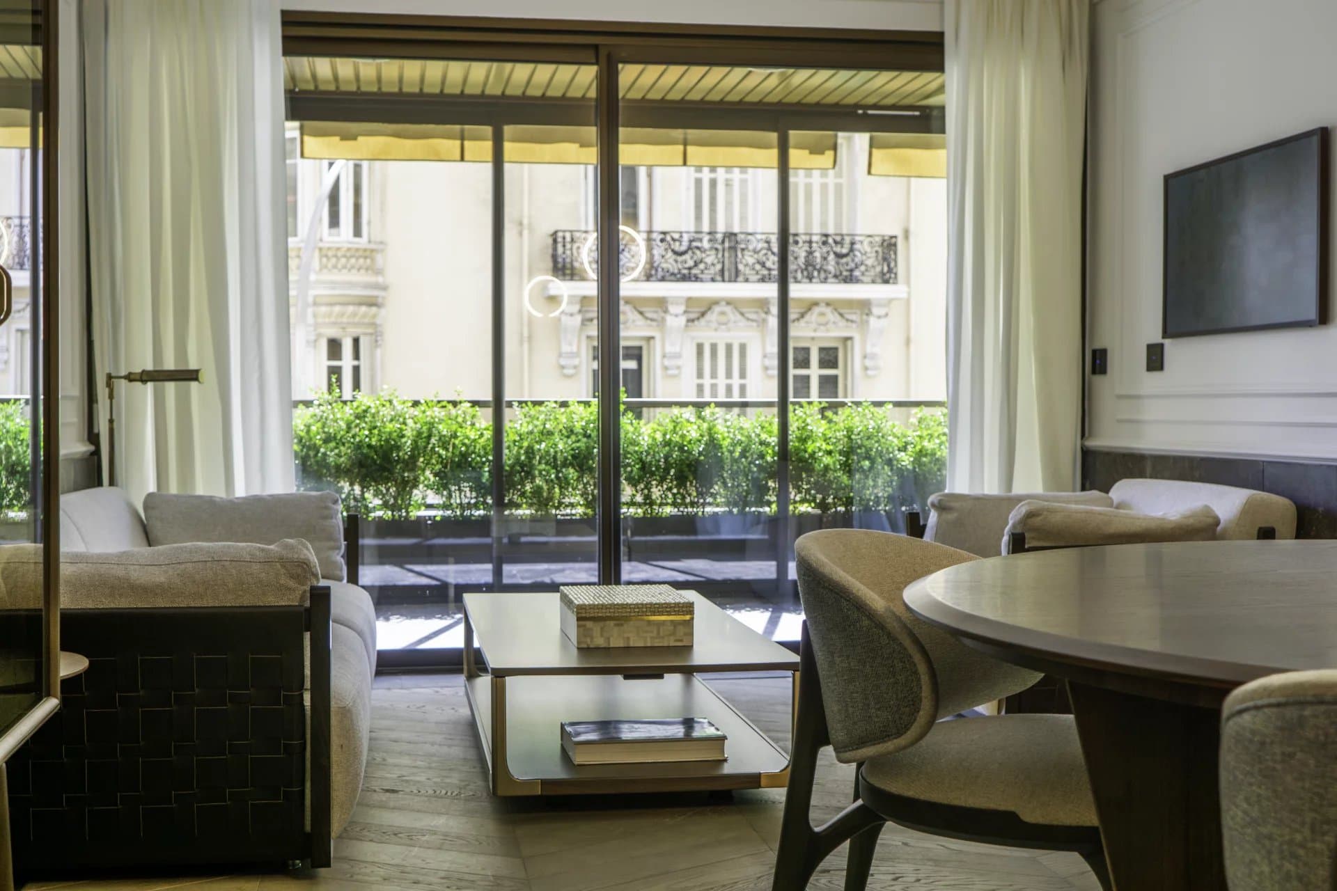 STUNNING NEW HOME IN LE MONTAIGNE — photo 5