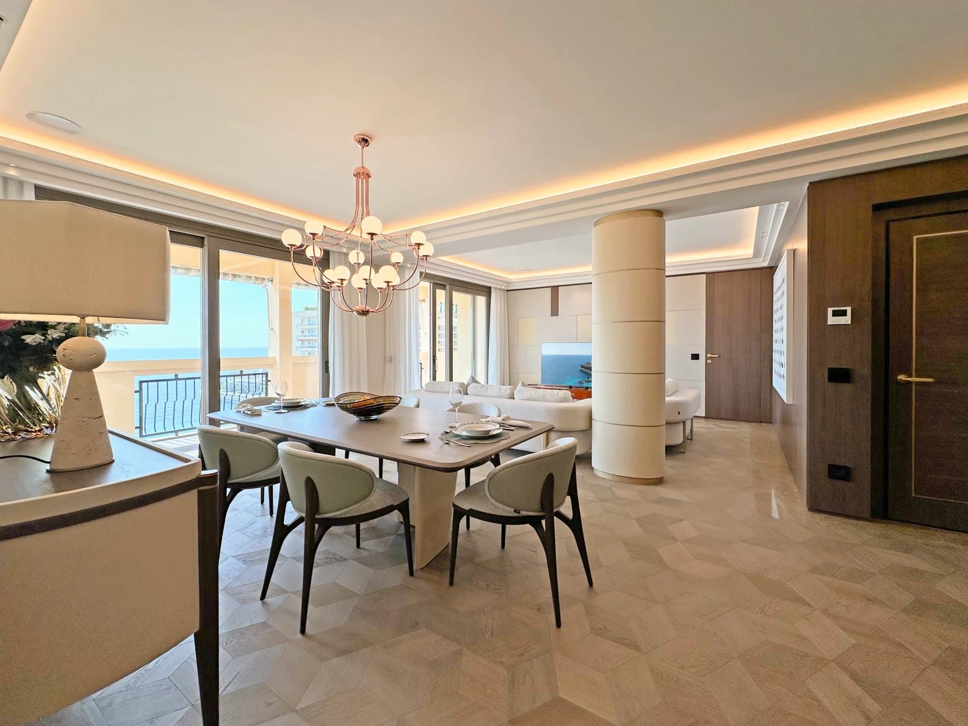 MAGNIFICENT 3 BEDROOM APARTMENT OVERLOOKING LARVOTTO — photo 2