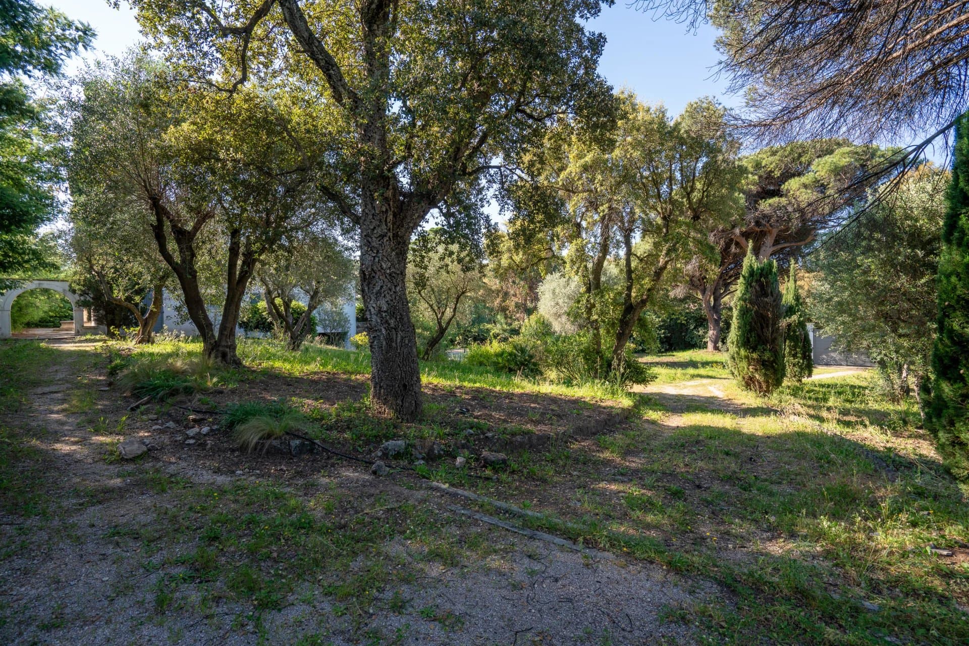 Grimaud – Élégante propriété avec terrain constructible à proximité de la mer — photo 15